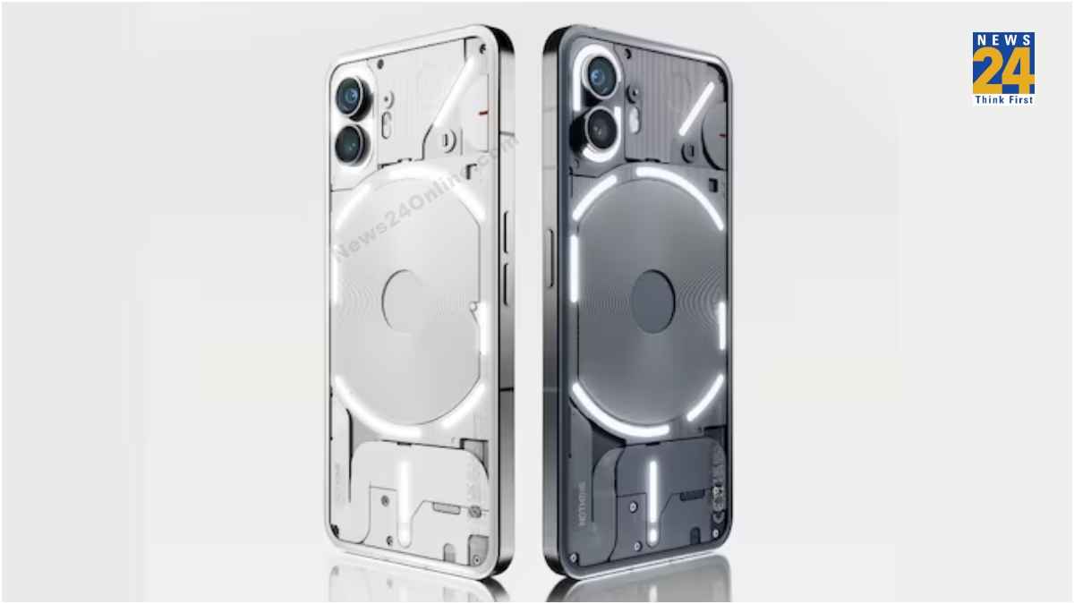 55 हजार का Nothing Phone 2 सिर्फ 17,399 रुपये में! जल्दी जान लें क्या है ऑफर्स और डील?