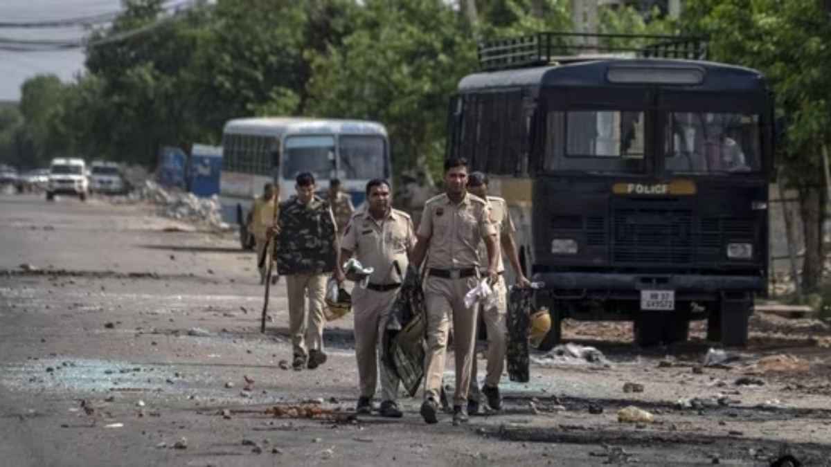 हरियाणा में धधक रहा हिंसा का दंश: गुरुग्राम में धर्मस्थल को लगाई आग, अब क्या है राज्य का हाल?