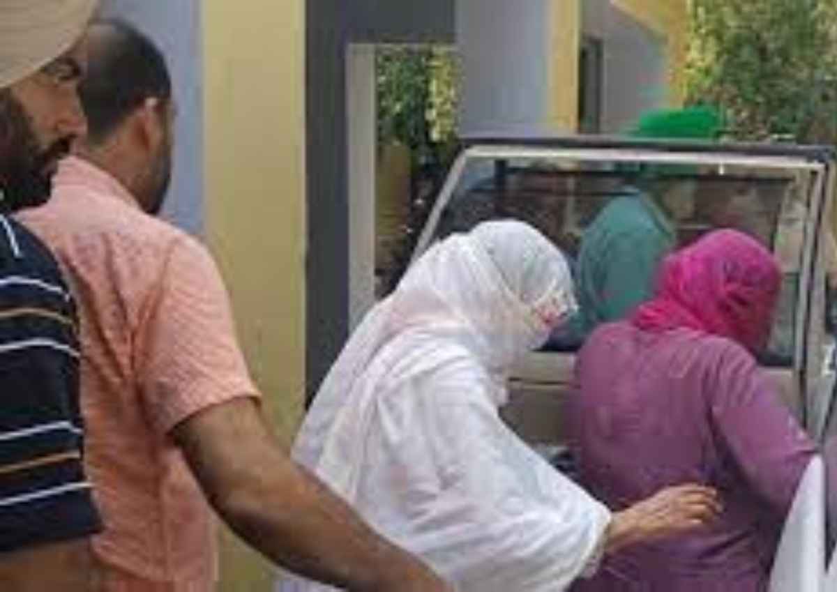 पंजाब में पूर्व ADC समेत 8 लोगों पर FIR दर्ज, 2 महिलाएं गिरफ्तार; जानें क्यों कैबिनेट मंत्री का भी आ रहा नाम