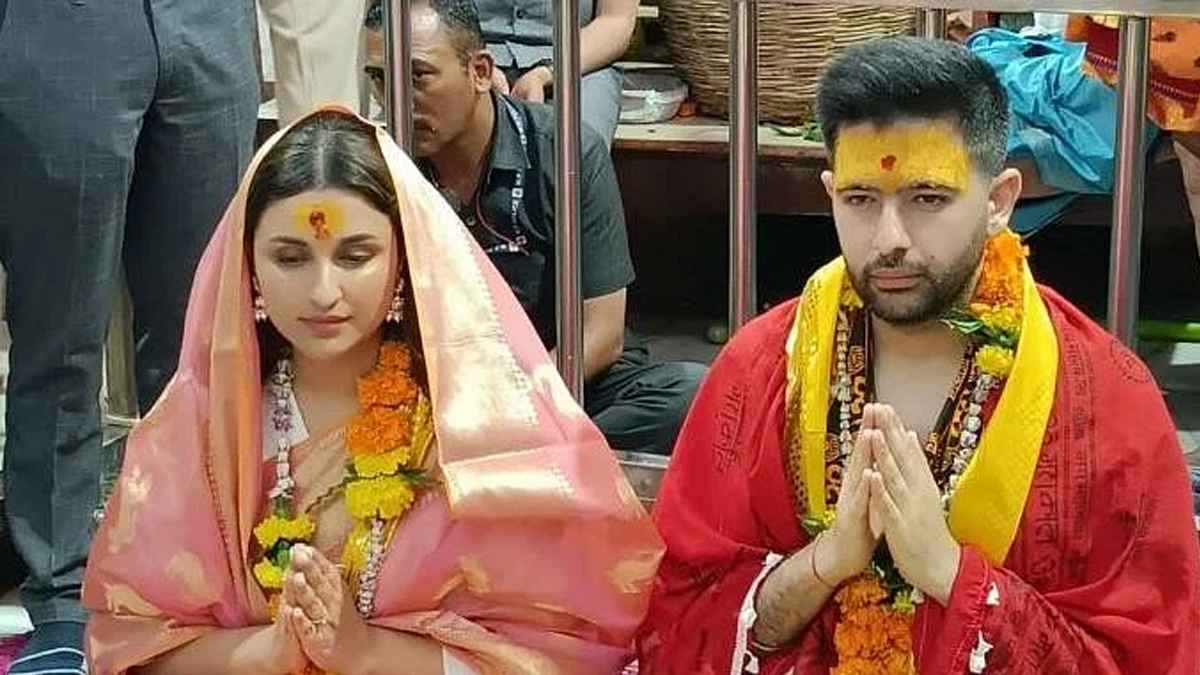राघव चड्ढा संग पूजा करती दिखीं Parineeti Chopra, महाकालेश्वर का लिया आशीर्वाद; देखें VIDEO