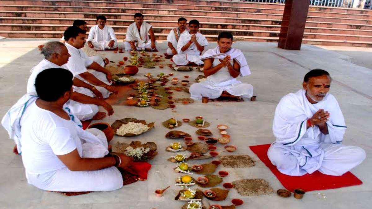 पितृ पक्ष में जरूर कर लें 'दीपक' से जुड़े ये खास उपाय, पितर होंगे खुश तो घर-परिवार हमेशा रहेगा खुशहाल
