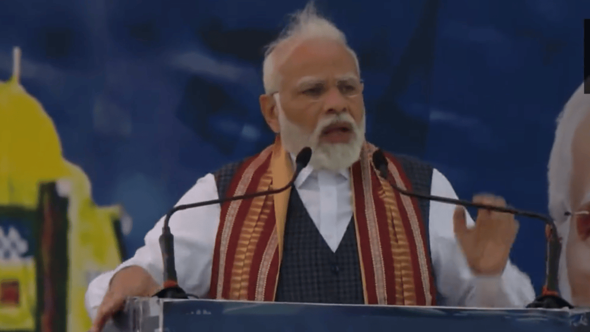 Watch Video: पीएम के भाषण के दौरान बेहोश होकर गिरा शख्स, फिर मोदी ने उठाया ये बड़ा कदम