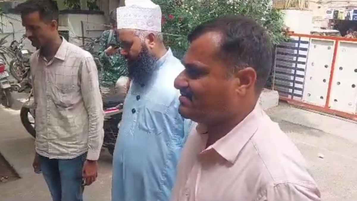 राष्ट्रगान के 'जय हे' शब्द पर मौलाना की आपत्ति से मचा बवाल, मुस्लिम युवकों ने उठाया ये खौफनाक कदम