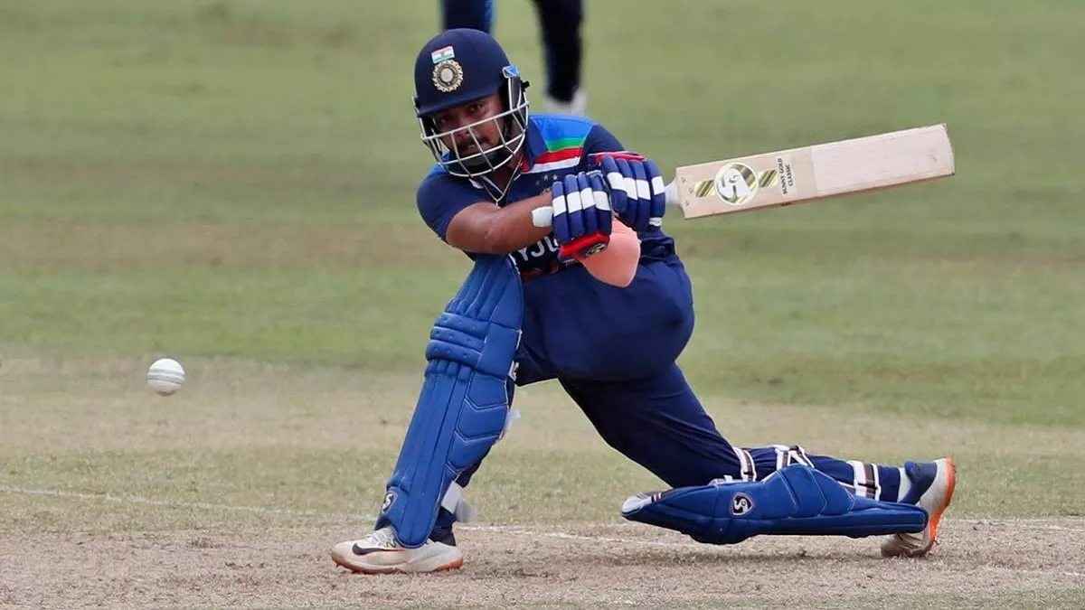 इंग्लैंड में चला पृथ्वी शॉ का बल्ला, अंग्रेज गेंदबाजों को कूटा, देखें वीडियो