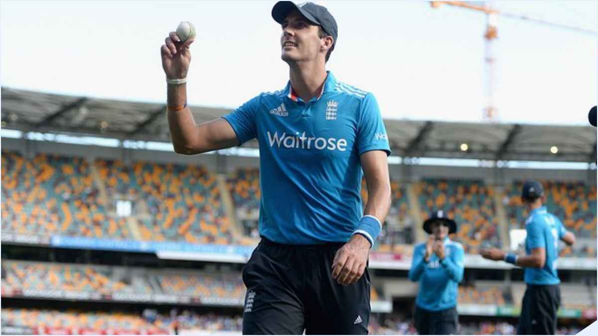 World Cup 2023 से पहले इंग्लैंड के स्टार गेंदबाज ने अचानक ले लिया संन्यास, 34 की उम्र में बोला- 'अब मैंने हार मान ली है'