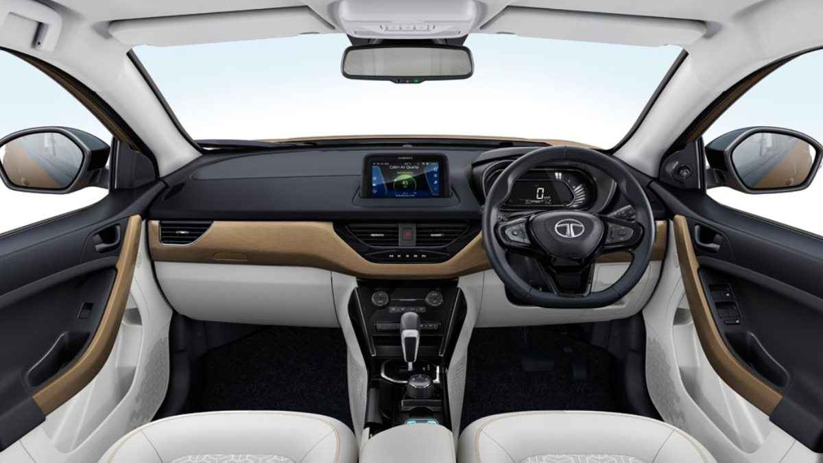 8 लाख से कम कीमत वाली Tata की इस कार को खरीदने के लिए टूट पड़े लोग, 24 की माइलेज और शानदार फीचर्स