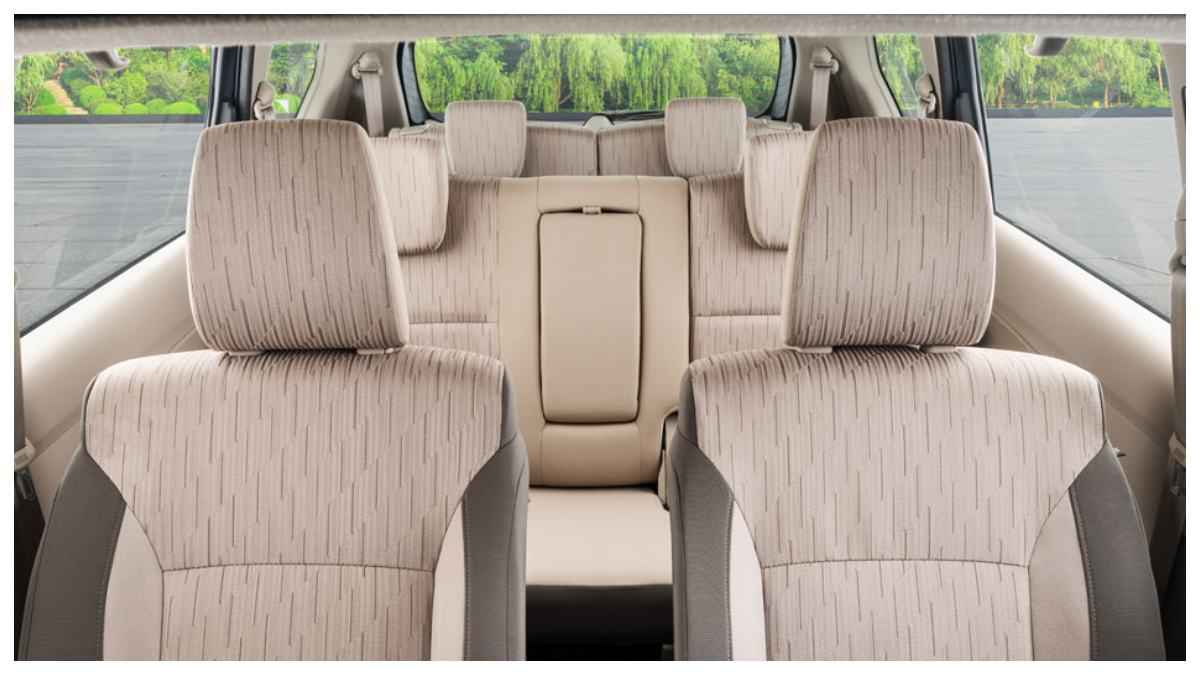 Toyota की यह धाकड़ 7 सीटर कार, सितंबर में होगी लॉन्च, 26 की माइलेज और कीमत 10 लाख से कम