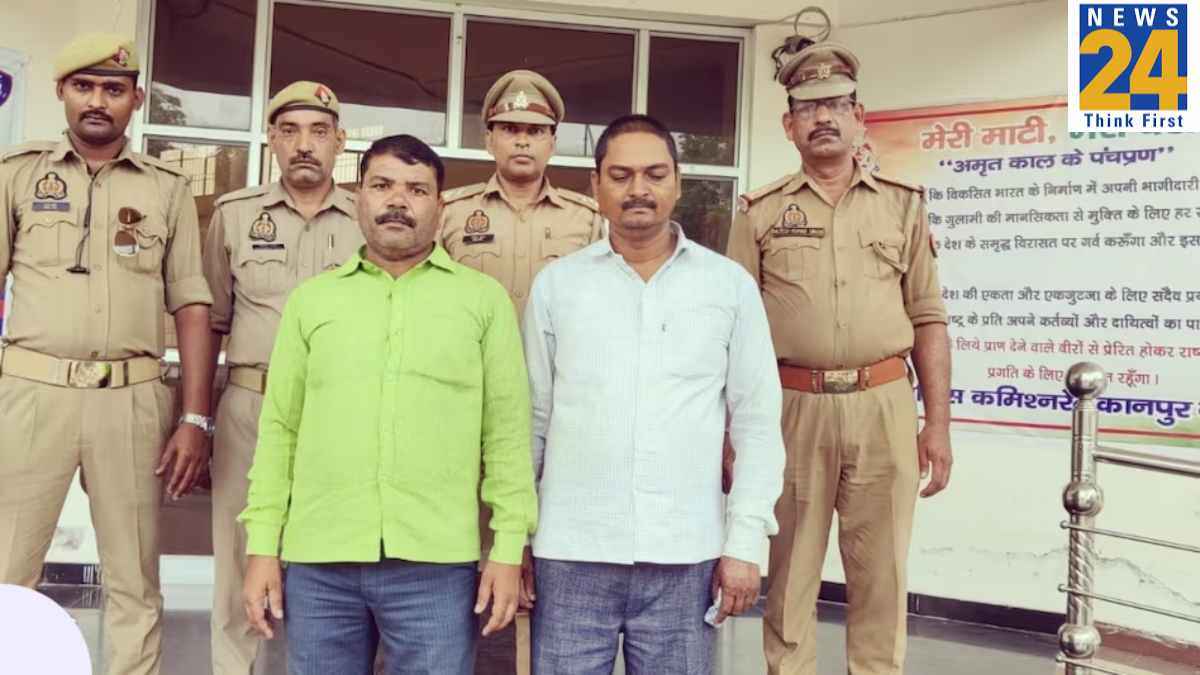 UP News: फर्जी डाॅक्यूमेंट लगाकर 14 साल से सरकारी नौकरी कर रहे 2 टीचर गिरफ्तार, ऐसे हुआ खुलासा