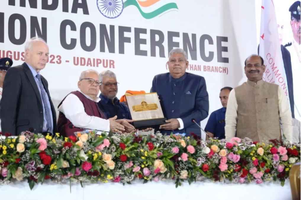Rajasthan News: लोकतंत्र को और मजबूत बनाने के लिए सकारात्मक प्रयास करने की जरूरत: धनखड़