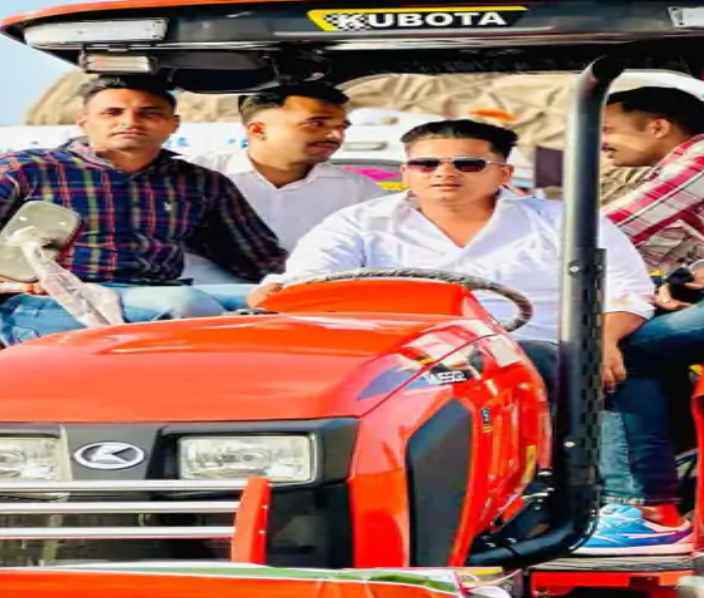 Villagers Reach Multiplex in Jaipur with tractor Villagers Reach Multiplex in Jaipur with tractor