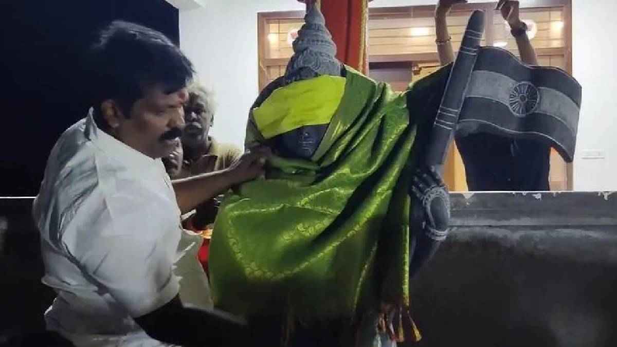 भाजपा कार्यालय के बाहर लगाई 'भारत माता' की मूर्ति अफसरों ने हटाई, कहा- चेतावनी के बाद भी...