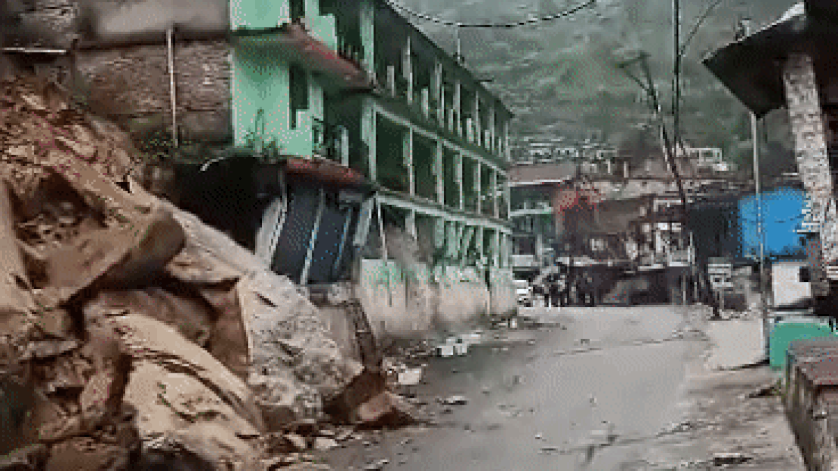 Kedarnath Rain, Kedarnath Landslides, Kedarnath hotel collapses, Kedarnath video, Viral Video