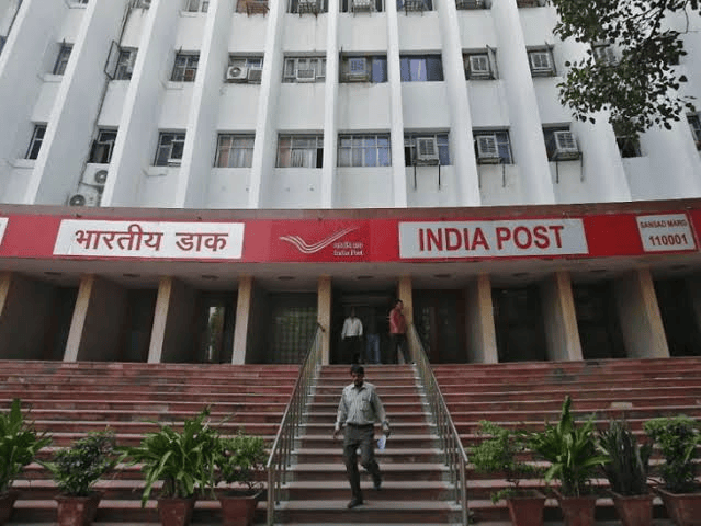 Post Office की 2 धांसू स्कीम, एक पर PM मोदी को भरोसा, दूसरी में Smriti Irani को विश्वास