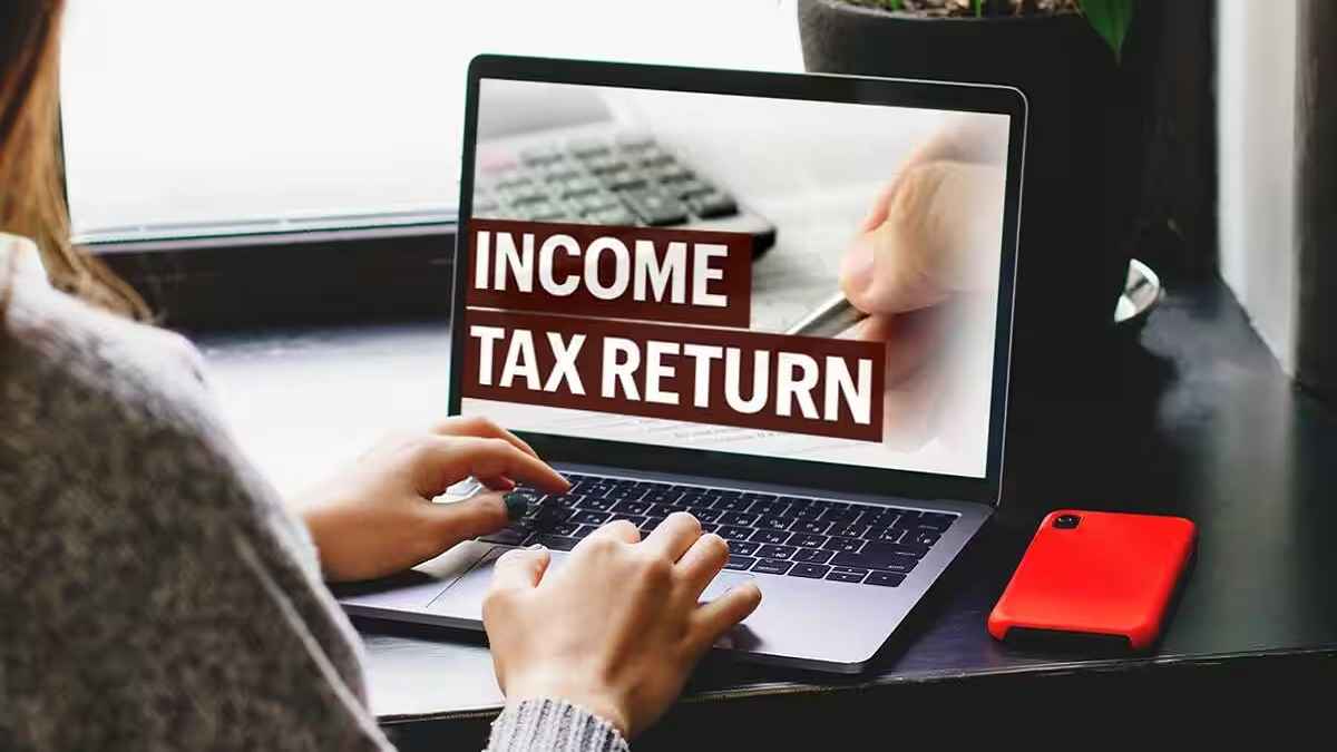 ITR Filing 2025: AIS से जुड़ी गलतियों से बिगड़ सकता है काम, रिटर्न फाइल करने से पहले जान लें ये जरूरी बातें