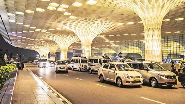 Mumbai Police recover lost woman purse at mumbai airport