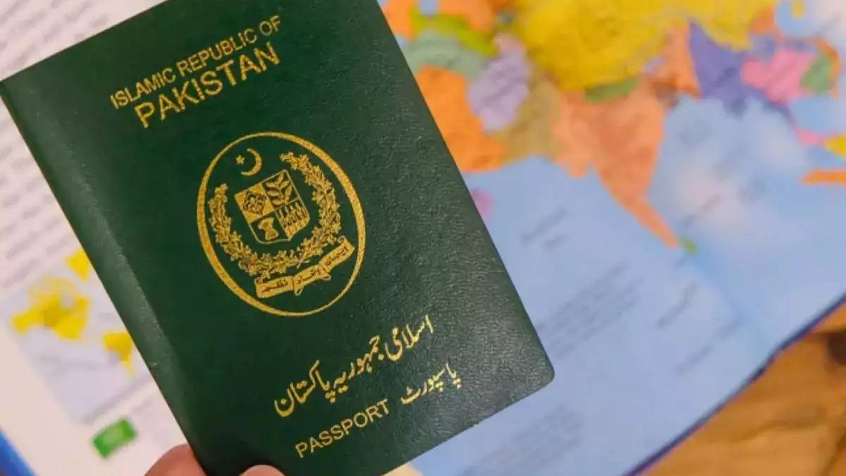 pakistani nationals 45 Hindus detained in gujarat after visa expiry