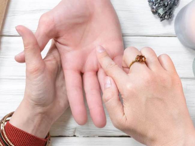 palmistry, hast rekha, conch sign, conch shell in palm