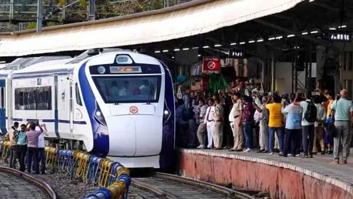 Indian Railways: यात्रियों के लिए अच्छी खबर! इस रूट पर चलेगी चौथी वंदे भारत, जानें रूट और किराये की जानकारी
