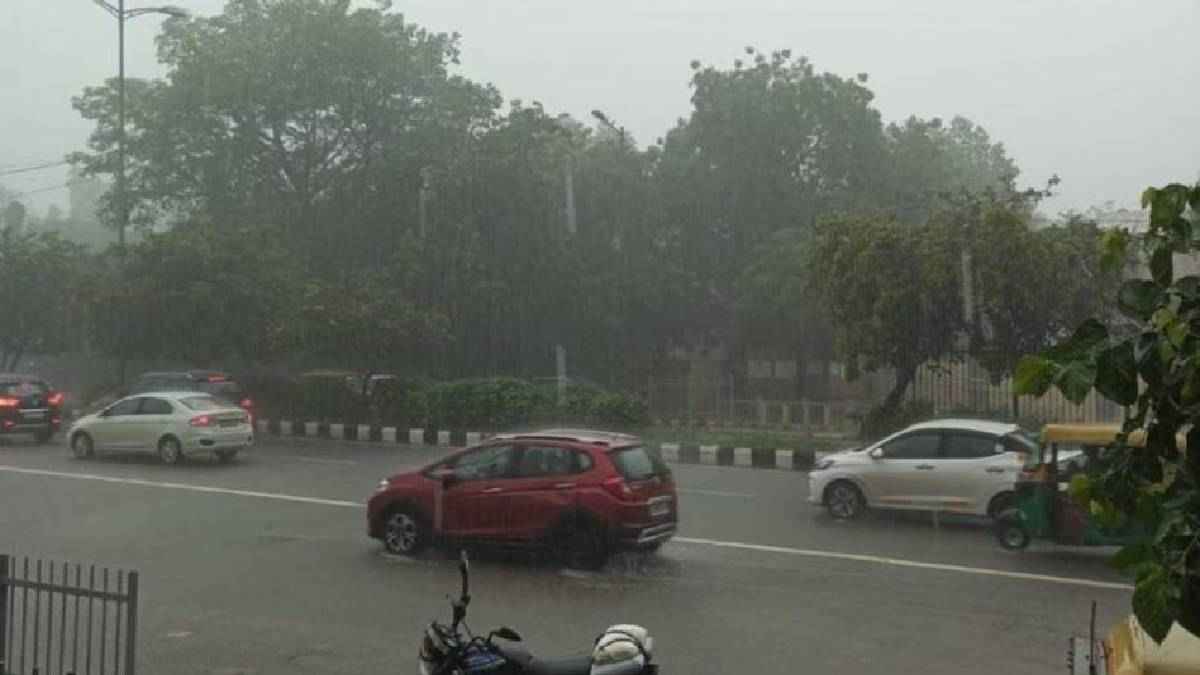 Weather Update Today : उत्तराखंड, यूपी समेत 10 से ज्यादा राज्यों में बारिश, जानें अपने यहां का मौसम का हाल