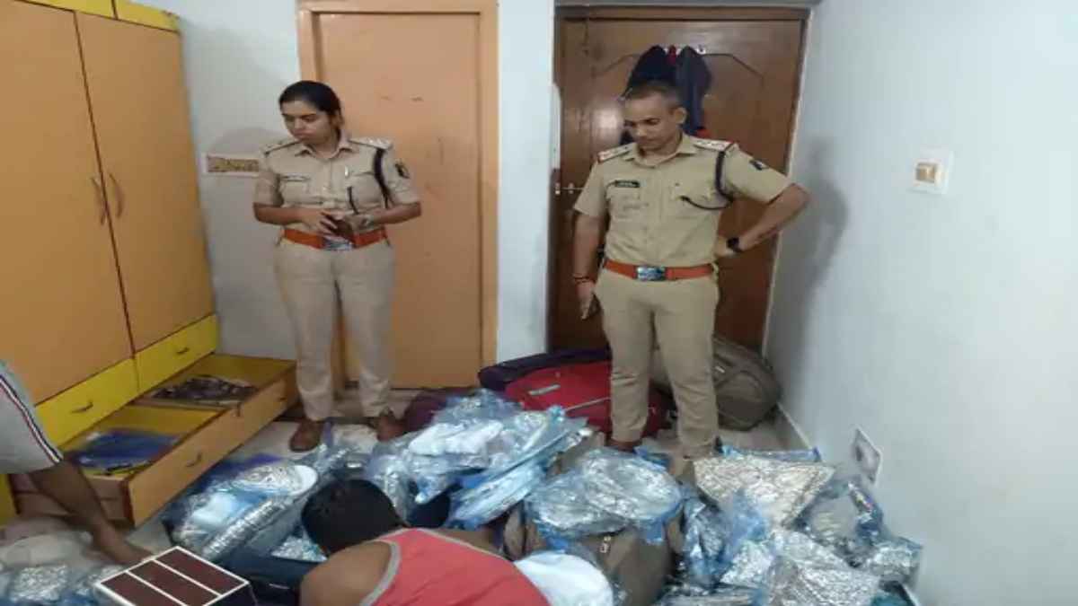 दुर्ग में तस्करों के खिलाफ पुलिस की बड़ी कार्रवाई, 90 लाख की चांदी के साथ चार गिरफ्तार