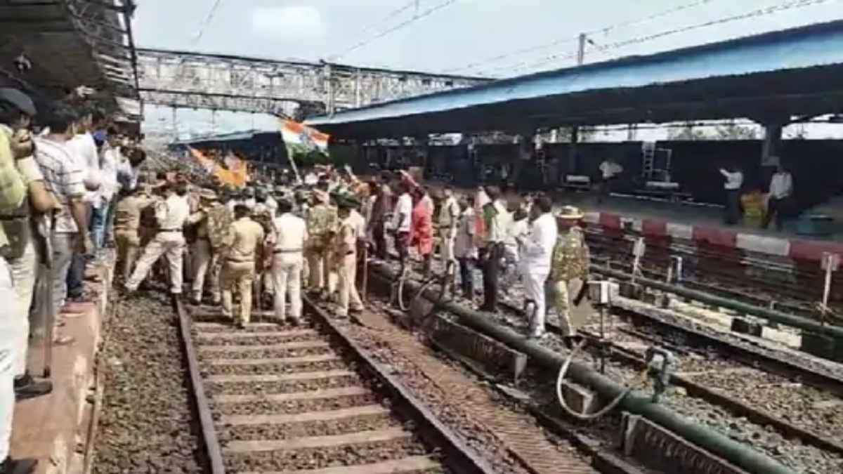 रेल रोको आंदोलन में शामिल लोगों पर FIR, रेलवे अधिनियम के तहत दर्ज हुआ मामला