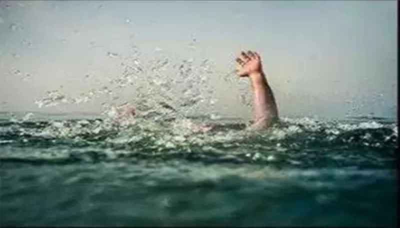 11 Class Girl Student Jumped Gomati River In Lucknow