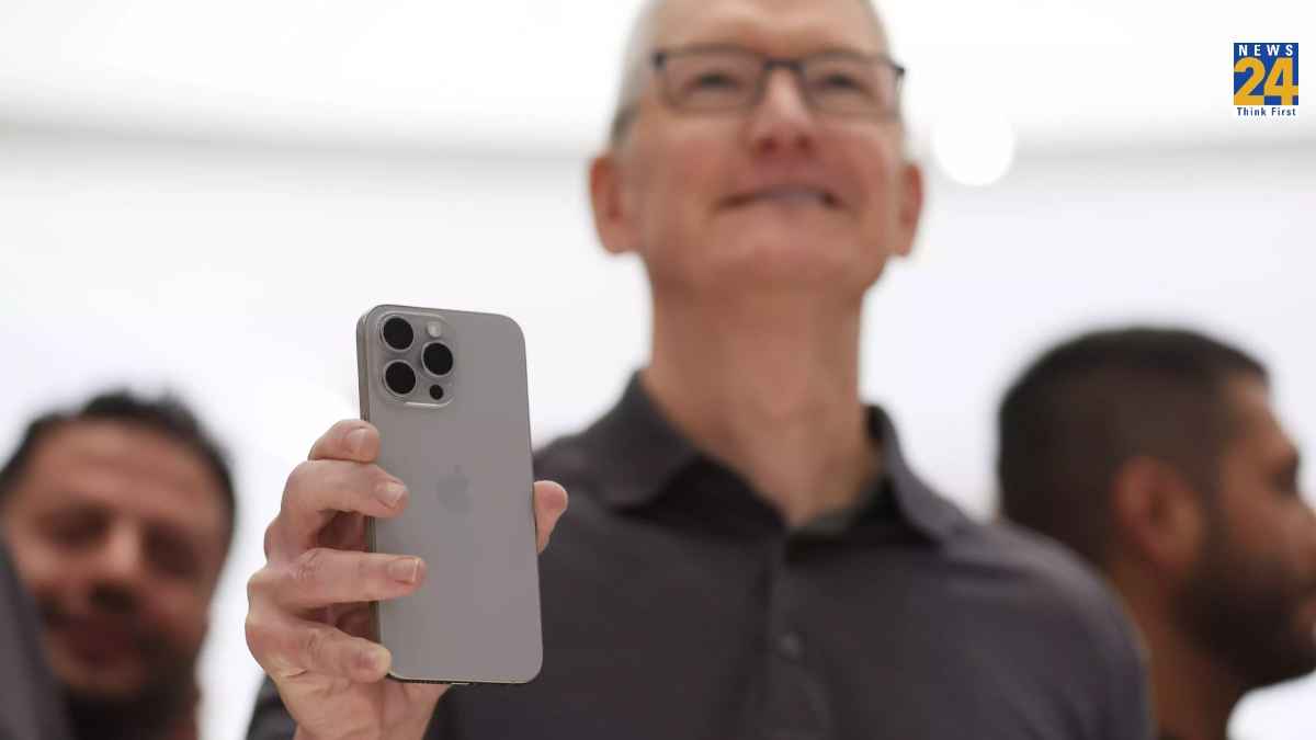 Apple CEO Tim Cook रखते हैं इस कलर वाला iPhone 15 Pro Max, आप भी हो जाएंगे फिदा