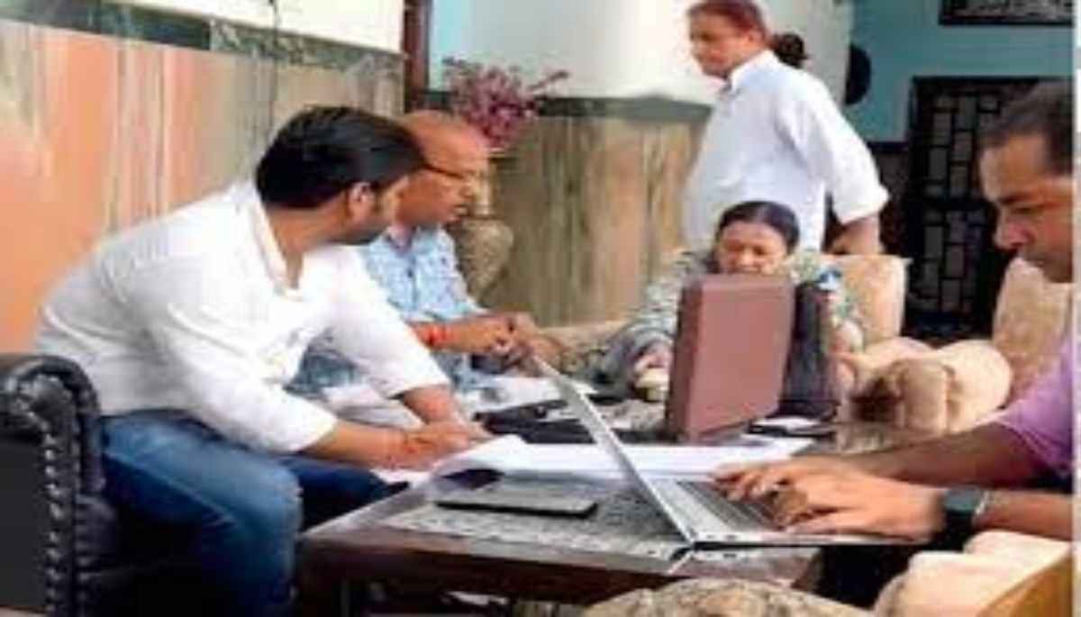 IT रेड के बाद आजम को याद आई सपा से वफा, बोले-काश अपनों का साथ मिलता