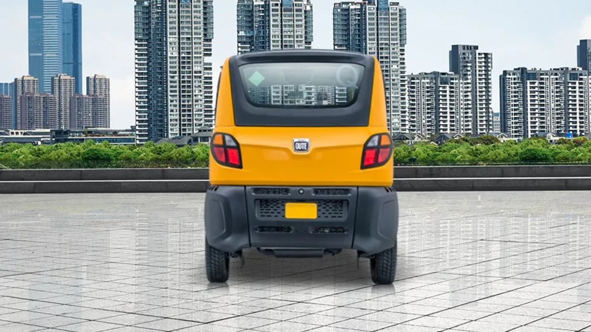 2023 Bajaj Qute electric car