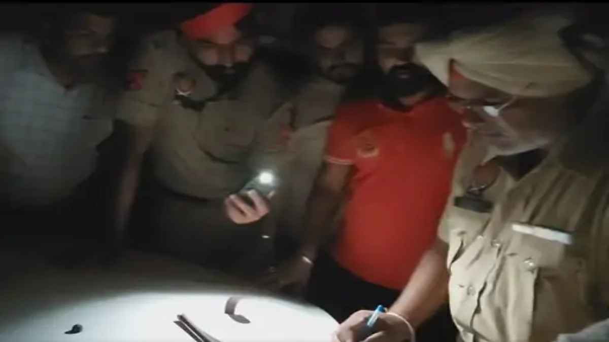 जालंधर में सरेआम गुंडागर्दी, बोलेरो से कार को टक्कर मारी, 20 हजार कैश और सोने की चेन लूटी