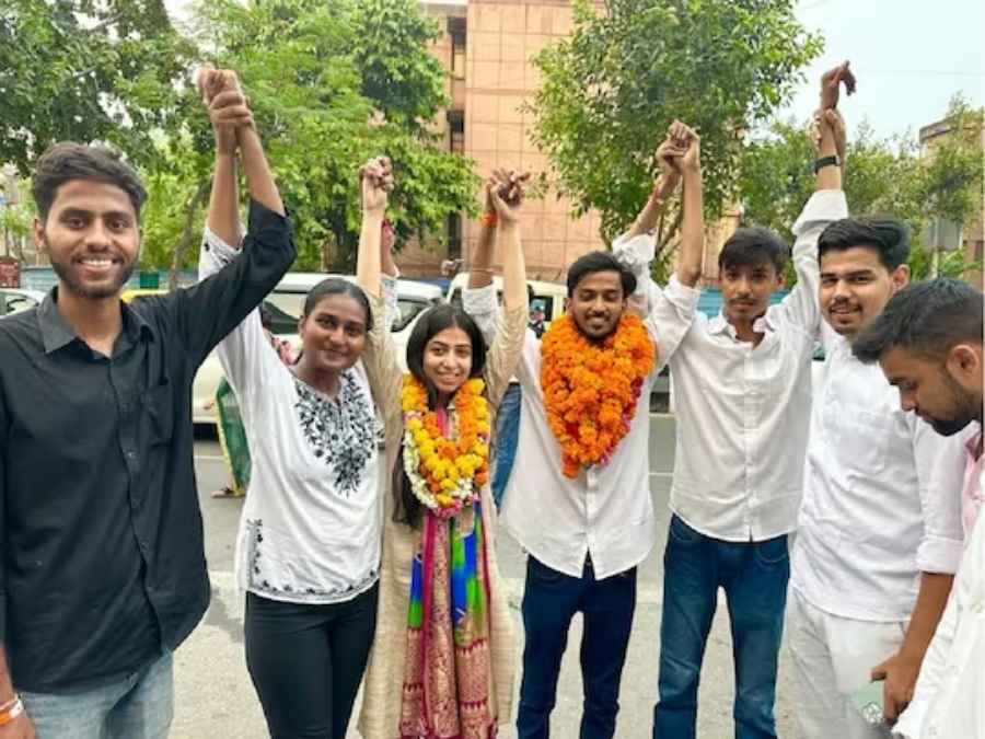 DUSU चुनाव में वोटों की गिनती जारी, कॉलेज यूनियंस में ABVP ने किया क्लीन स्वीप...