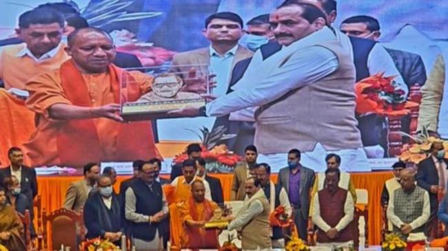 Yogi Adityanath, Deependra Arjaria, Atal Samman Award, UP News