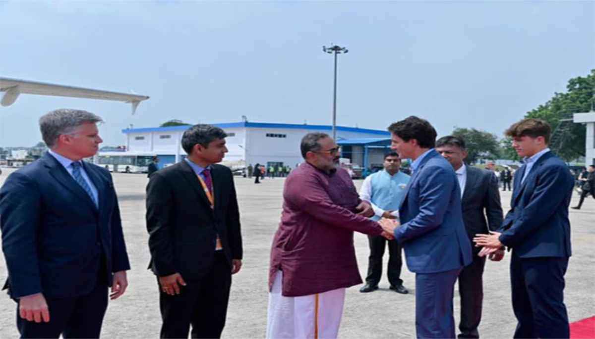 कनाडा के पीएम जस्टिन ट्रूडो टोरंटो रवाना, विमान में तकनीकी खराबी के बाद अपनों ने सुनाई खरी-खोटी