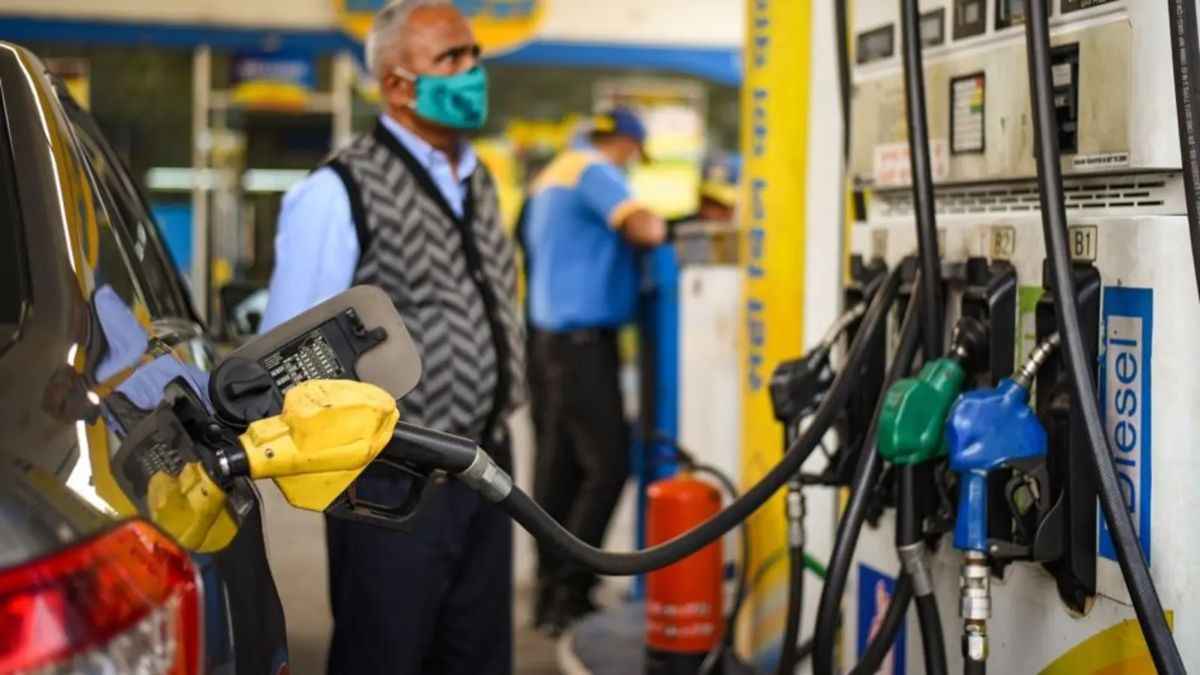 कम होंगे पेट्रोल-डीजल के दाम! LPG के बाद बड़ी राहत देने की तैयारी में मोदी सरकार