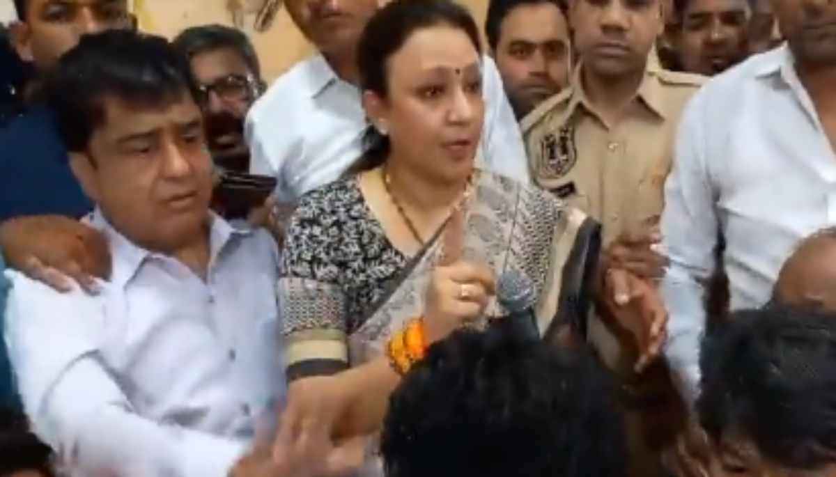 'भारत माता की जय' बोलने पर भड़कीं ये नेता, बोलीं- नारा लगाना है तो 'कांग्रेस जिंदाबाद' के लगाइए, Video