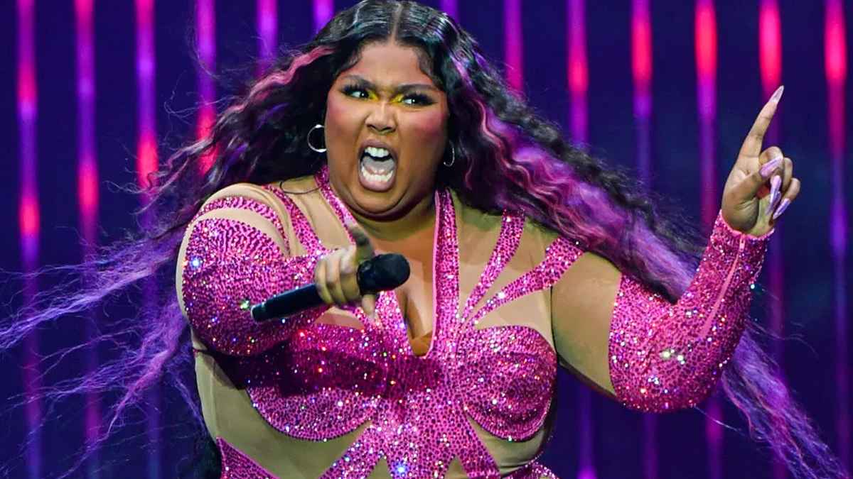 Hollywood Singer Lizzo Weight 180 KG