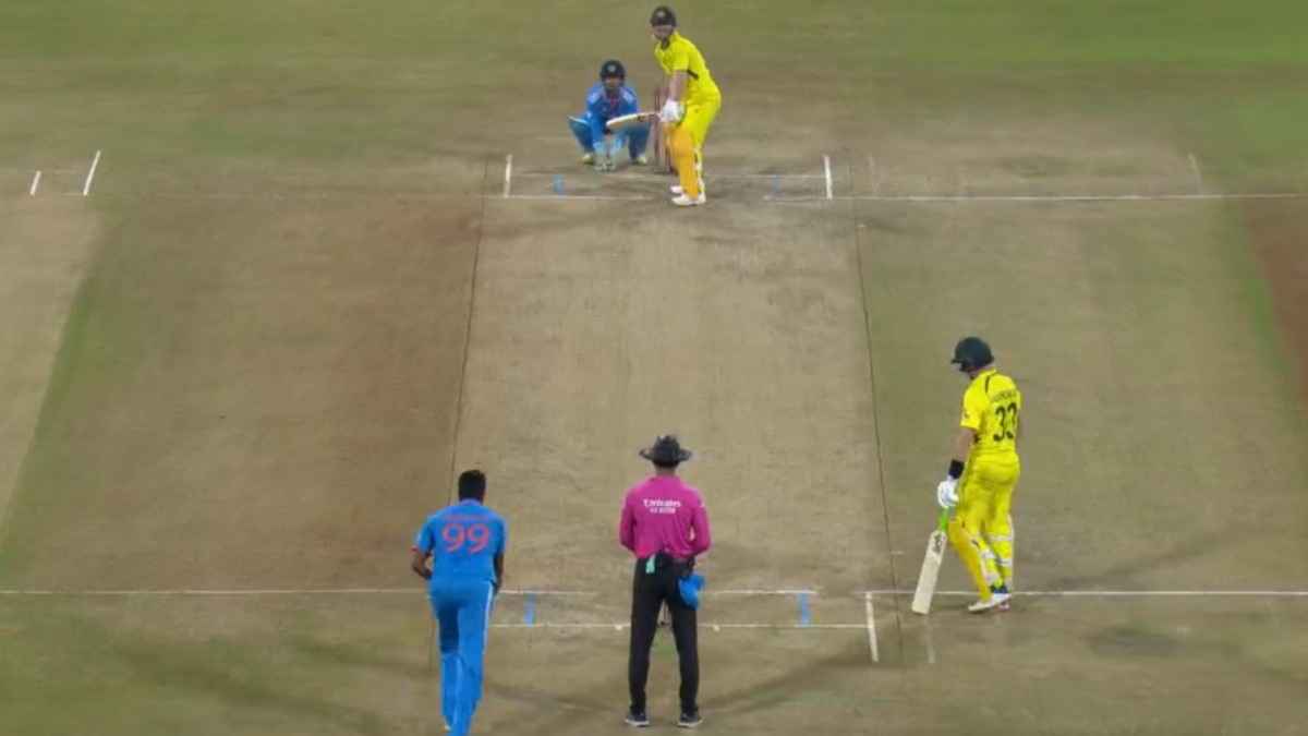 IND vs AUS: David Warner Right Hand Batting LBW by Ravichandran Ashwin