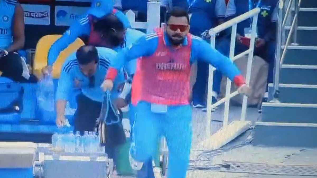 IND vs BAN Virat Kohli Funny Act During Drinks Break