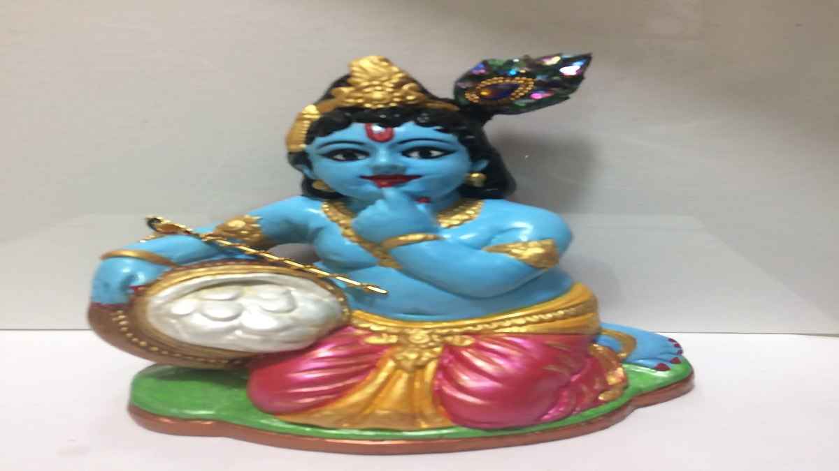 लड्डू गोपाल को करने जा रहे हैं घर में स्थापित? तो पहले जान लें ये जरूरी नियम, वरना होगा नुकसान