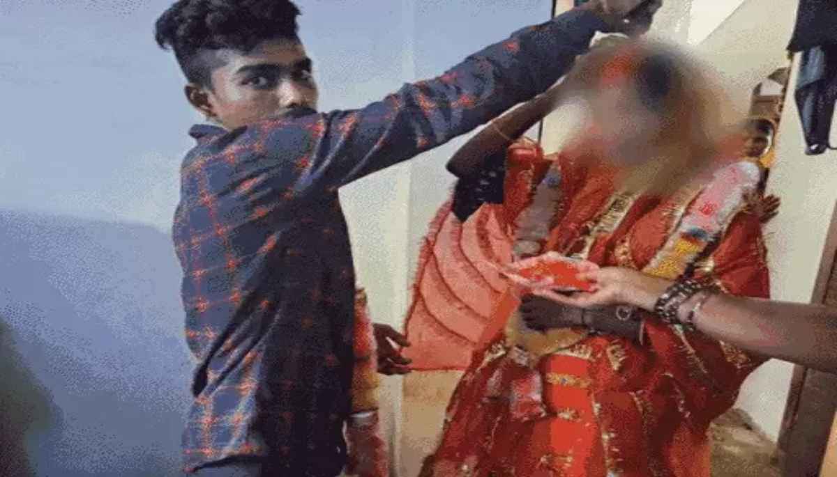 'मैं अपनी मर्जी से भागी थी, शादी करके खुश हूं...' पिता ने कराई अपहरण की FIR तो बेटी को करना पड़ा ऐलान