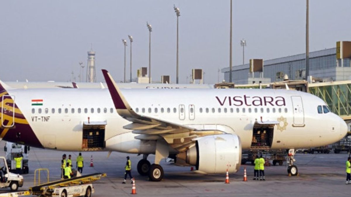 Muscat-Dhaka Vistara flight, Masturbating in flight, Air Hostess