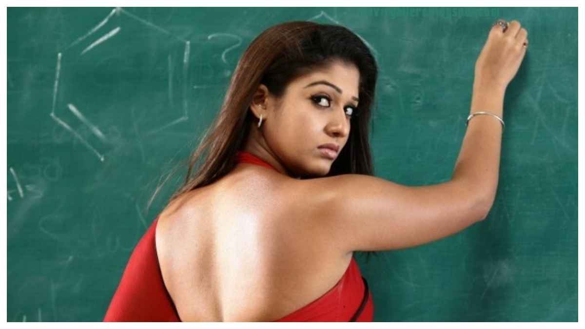 लग्जरी कारों और प्राइवेट जेट में सफर करती Shahrukh Khan की ये एक्ट्रेस, जानें कितने करोड़ की मालकिन?