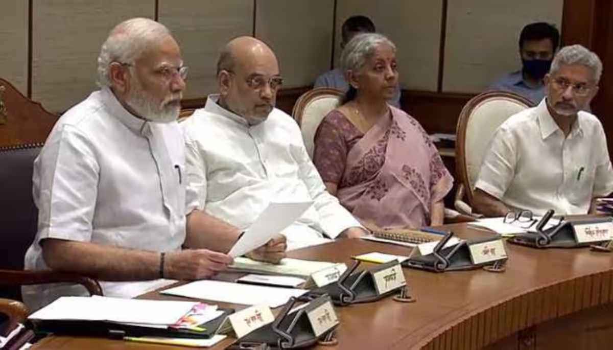 पीएम मोदी का मंत्रियाें को निर्देशः सनातन विवाद पर दें करारा जवाब, I.N.D.I.A VS BHARAT पर बोलने से बचें