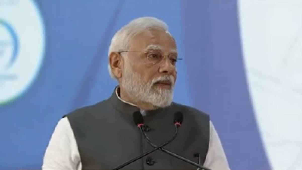 'मैंने गुजरात को मुश्किलों और निराशा से निकाला', वाइब्रेंट गुजरात समिट में बोले पीएम मोदी