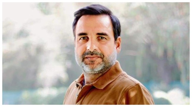 Pankaj Tripathi Opens a Library