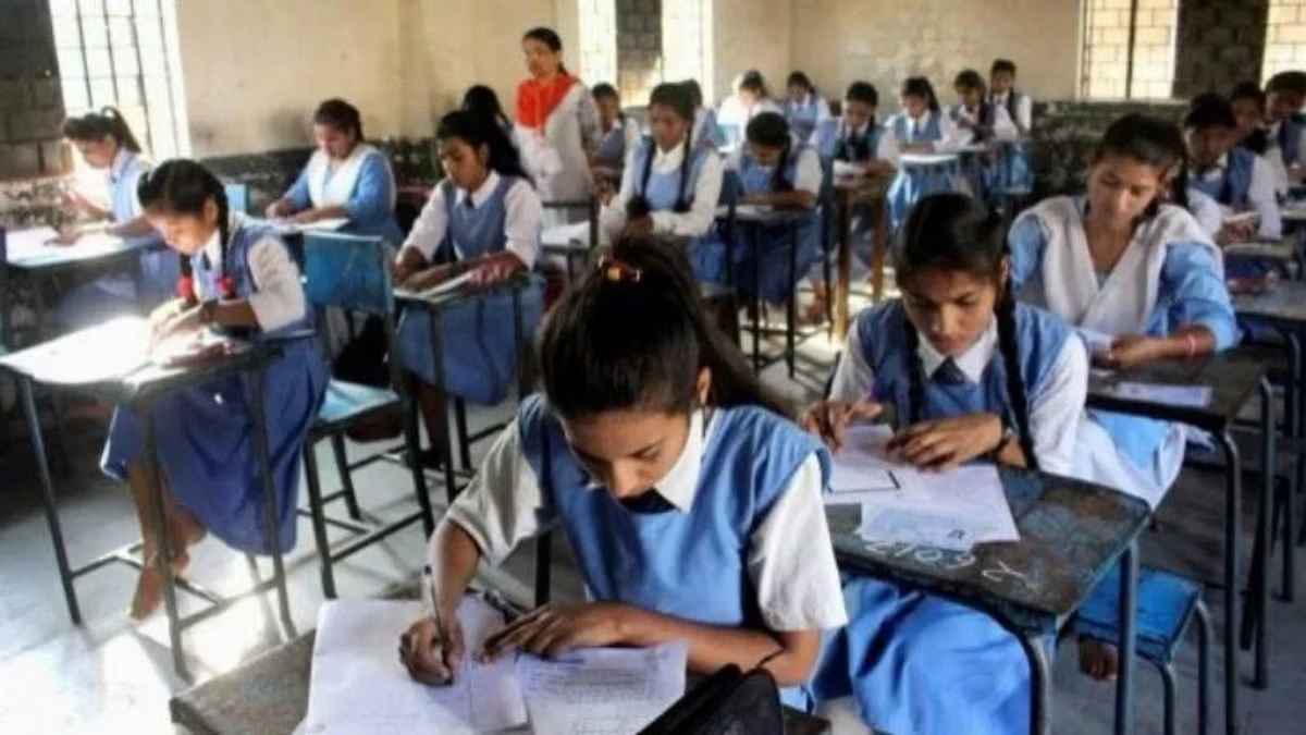 शिक्षा विभाग ने स्टूडेंट्स के खाते में कई-कई बार डाल दी स्कॉलरशिप, अब रिकवरी का आदेश