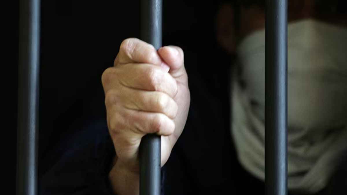 वकील के साथ बनाए अप्राकृतिक यौन संबंध, पुलिस हिरासत में हैवानियत की हदें पार