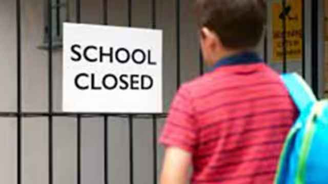 School Holidays: UP के इस जिले में 31 तक स्कूल बंद, जानें DM ने क्यों बढ़ाई छुट्टी?