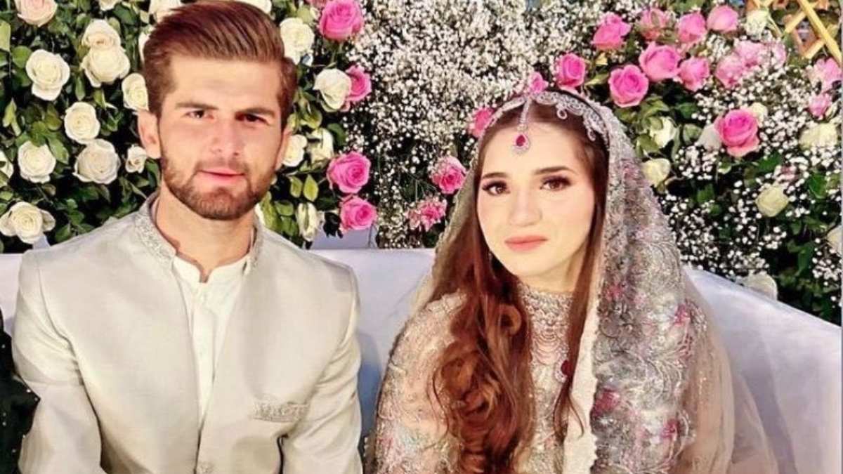 Shaheen Afridi Wishes himself in Facebook Comment After Wedding, Screenshot Viral