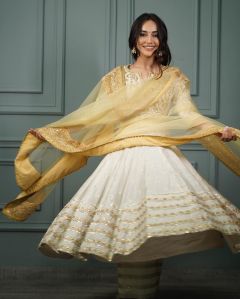 Surbhi Jyoti Indian Look